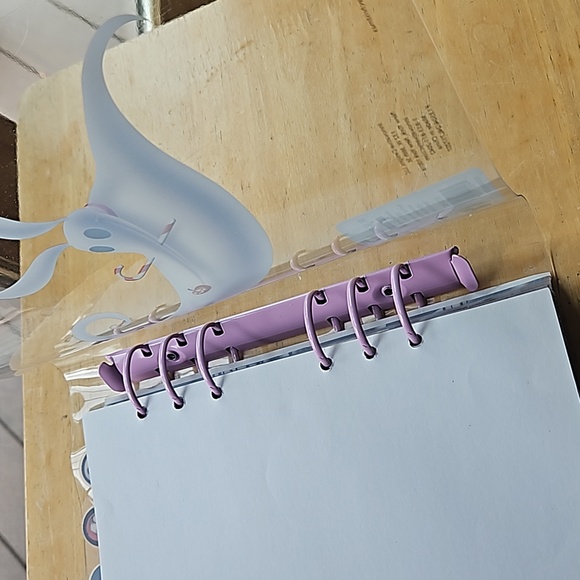 THE NIGHTMARE BEFORE CHRISTMAS SNAP FRONT JOURNAL AND STICKY NOTES - Picture 9 of 16